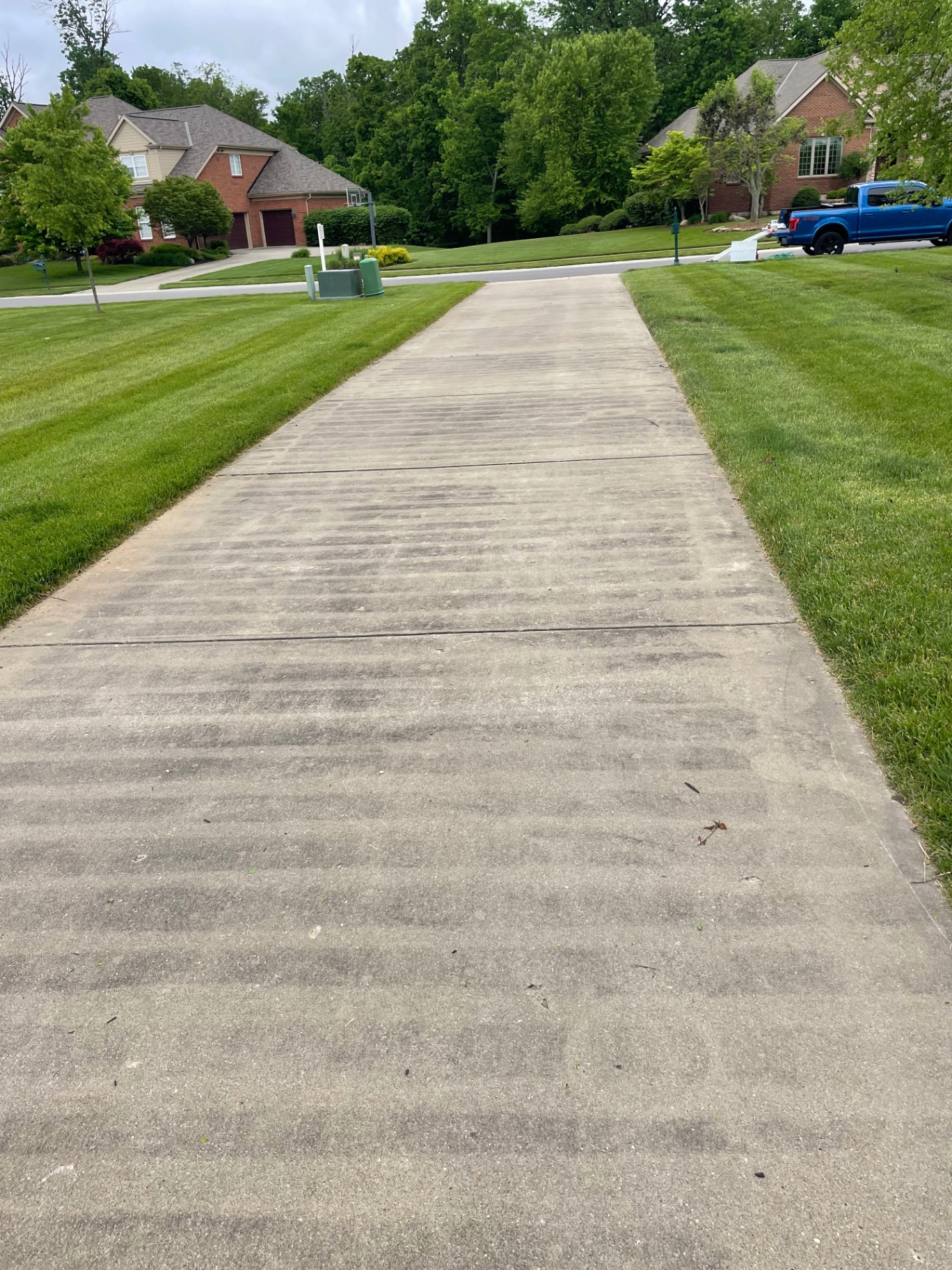 Before driveway cleaning in Northern Kentucky